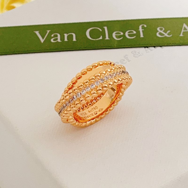 Van Cleef Arpels Perlee ring 18k yellow gold with clear diamonds No 7