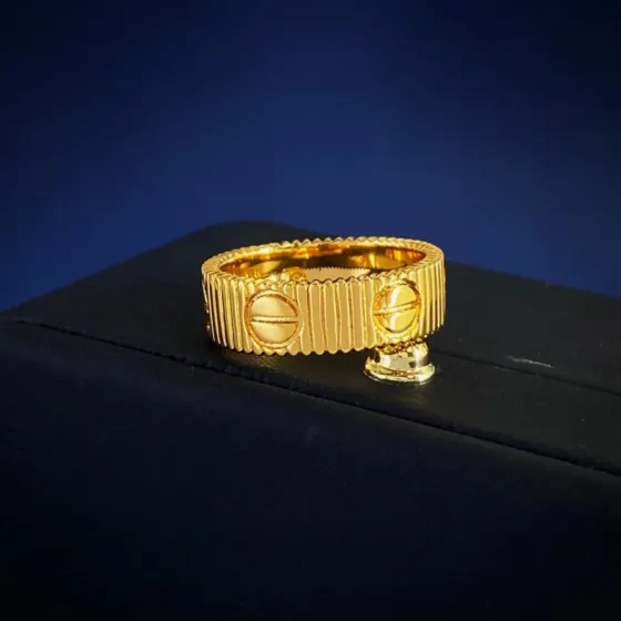 Cartier Love Ring Striated ring Yellow gold rose gold white gold no gemstones 50