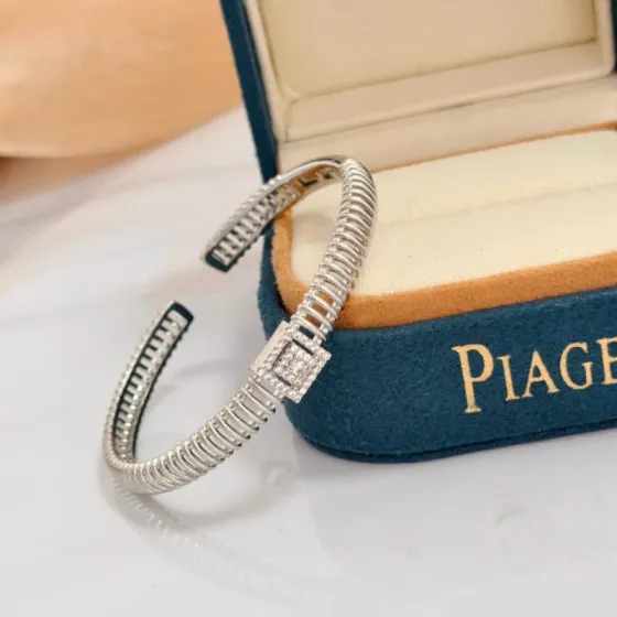 Piaget Possession bracelet silver white gold with clear diamond accents 17cm