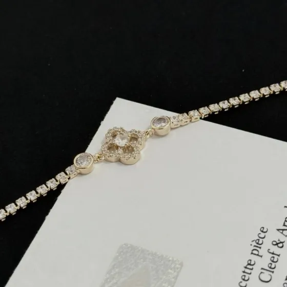 Van Cleef Arpels Alhambra Diamond Tennis Bracelet bracelet Yellow gold metal with clear diamond stones 16cm with 3cm extension chain
