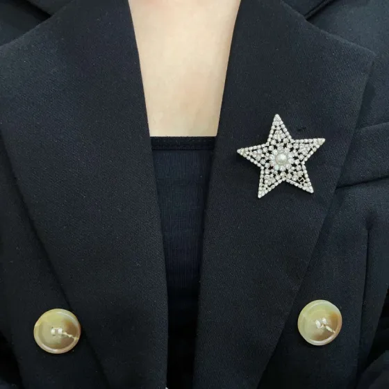 Dior CD Star Brooch brooch silver-tone metal with clear crystals and white pearl center 4 5cm width