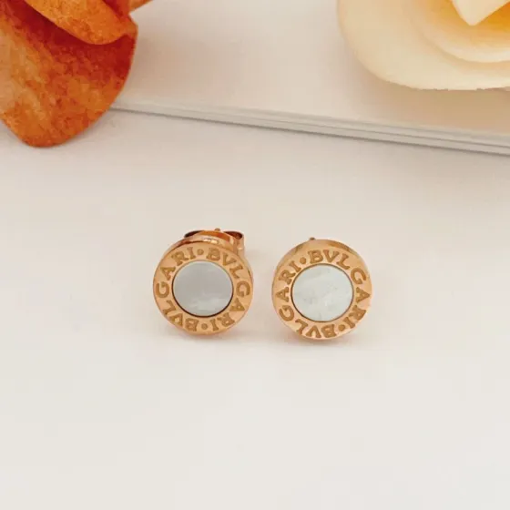 Bvlgari Bvlgari Bvlgari earrings rose gold metal with white mother-of-pearl inlay 10mm diameter