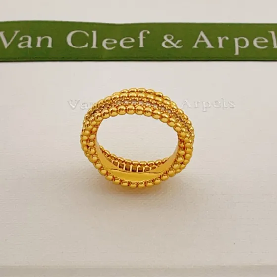 Van Cleef Arpels Perlee ring yellow gold with clear diamonds No 6