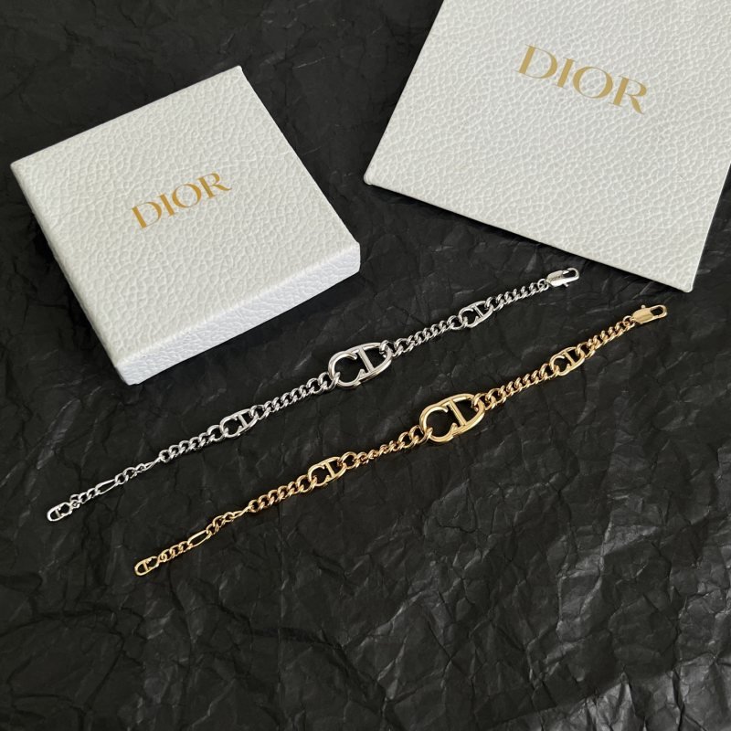 Dior CD Icon bracelet gold-tone brass no gemstones 18cm with 3cm extender chain
