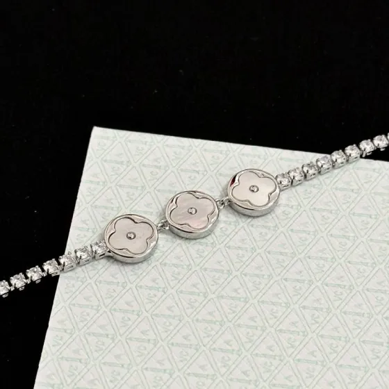 Van Cleef Arpels Alhambra bracelet silver-toned white gold white mother-of-pearl clear diamonds 17cm