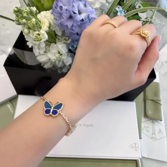 Van Cleef Arpels Lucky Alhambra Butterfly bracelet 18k rose gold blue lapis lazuli diamond accents 17cm