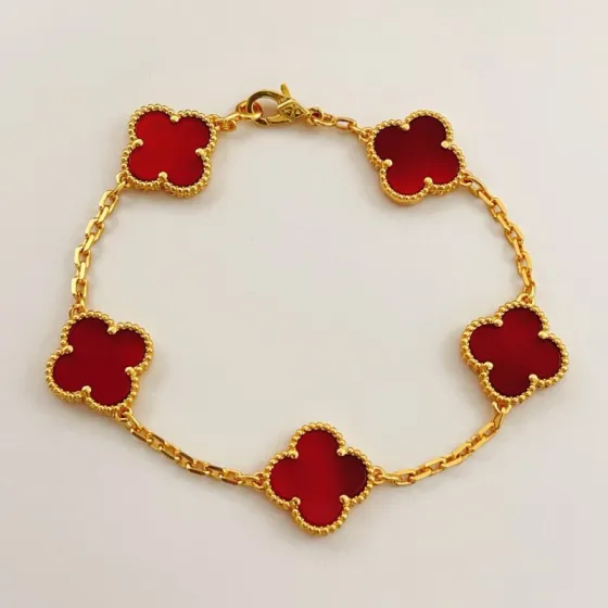Van Cleef Arpels Alhambra bracelet Yellow gold with red carnelian clover motifs 18cm