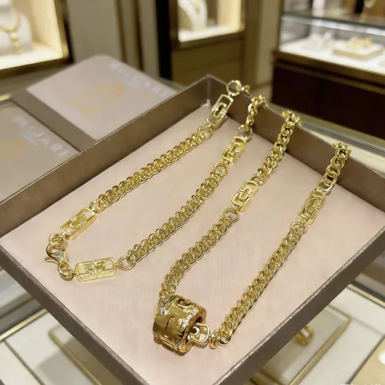 Bvlgari Bvlgari Bvlgari necklace 18K yellow gold with diamond accents 60cm