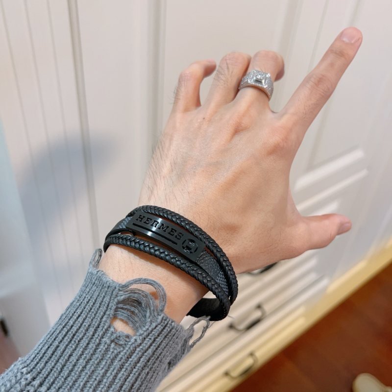 Hermes H Plaque Braided Leather Bracelet bracelet Black leather with black matte metal hardware 19cm