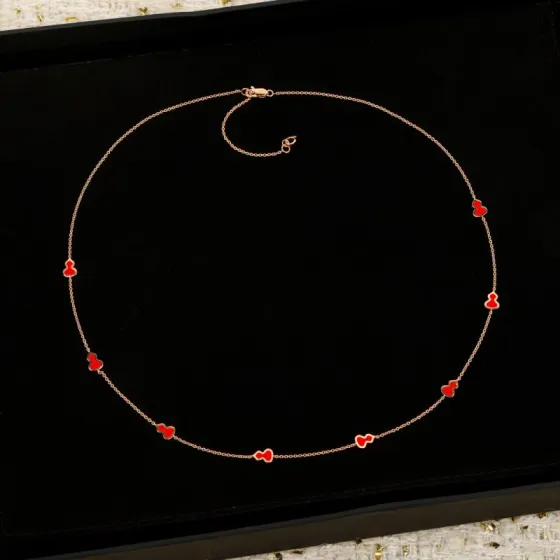 Qeelin Wulu Mini Solitaires 7 Mini necklace 18k rose gold with red carnelian inlay 42cm with 5cm extender