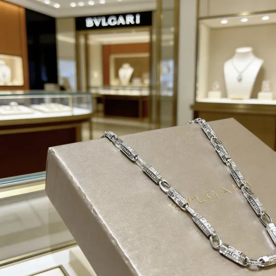 Bvlgari Bvlgari Bvlgari necklace silver-toned metal with clear diamond accents 50cm
