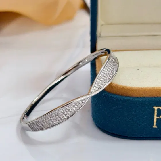 Piaget Possession bracelet white gold diamond 17cm