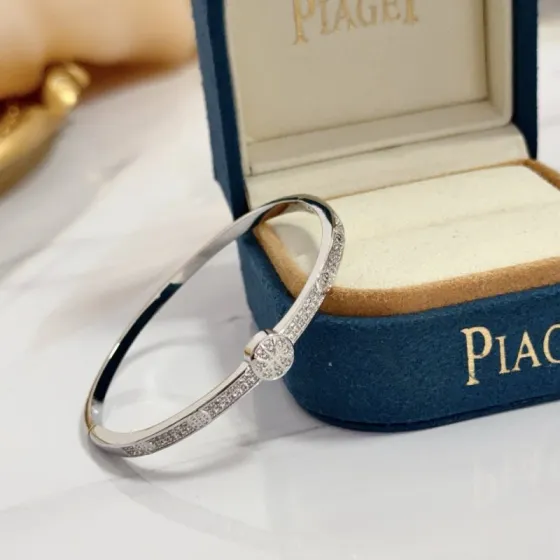 Piaget Possession bracelet 18k white gold pave set white diamonds 17cm