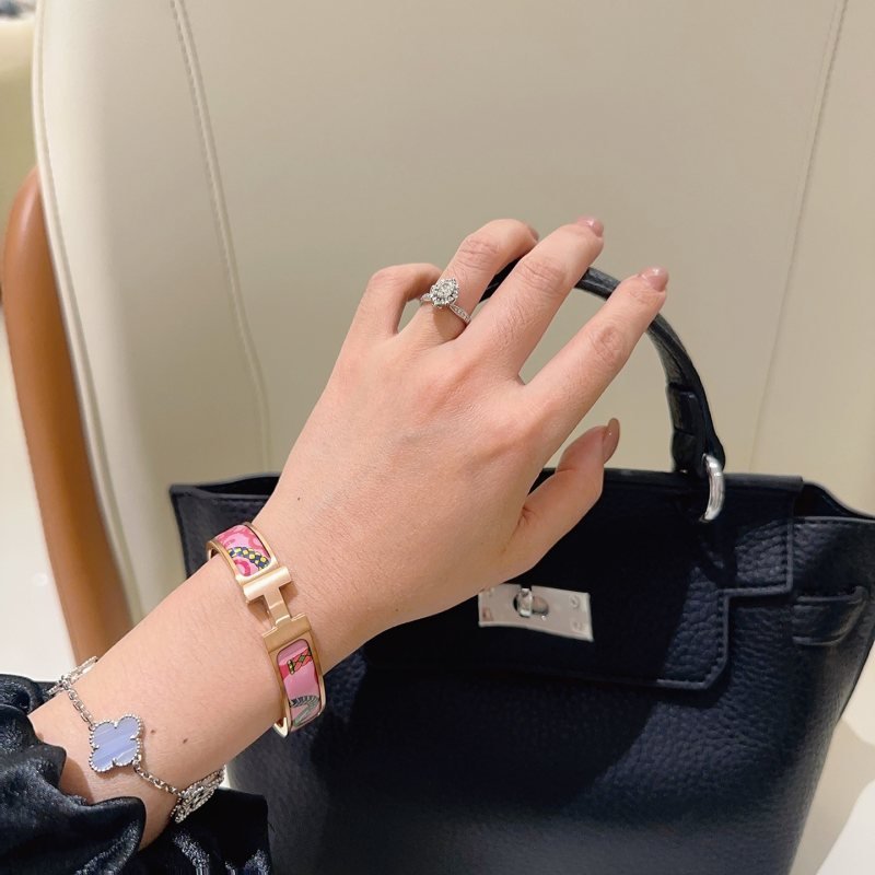 Hermes Clic H bracelet Rose gold metal with pink enamel featuring multicolor printed patterns 17
