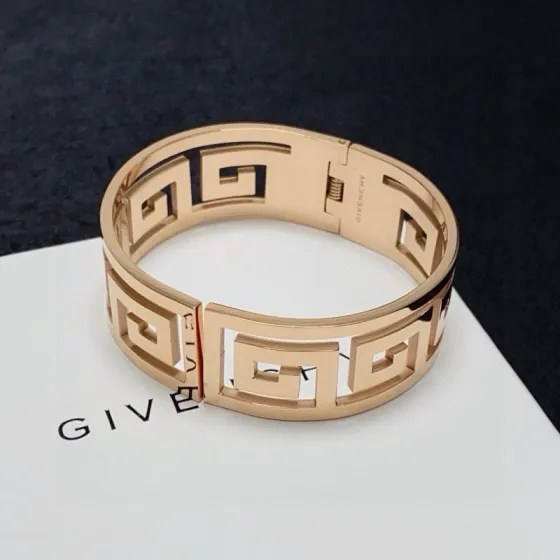 Luxury necklace