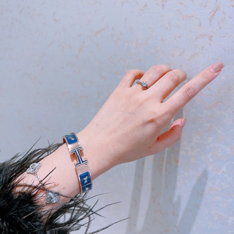 Hermes Clic H bracelet rose gold plated metal with navy blue enamel 17cm