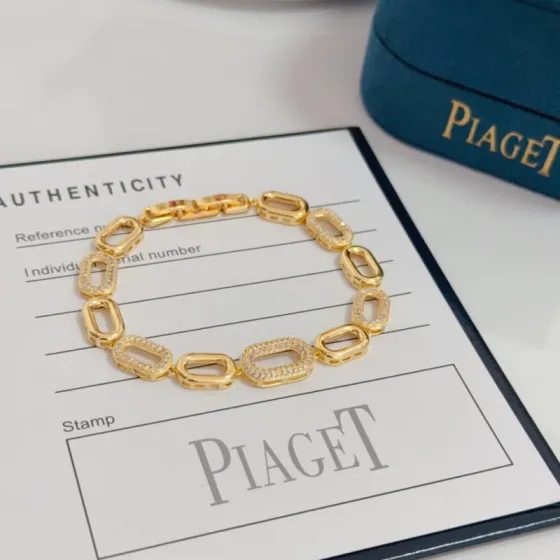 Piaget V Link Diamond Chain bracelet 18k yellow gold with clear diamond accents 18cm