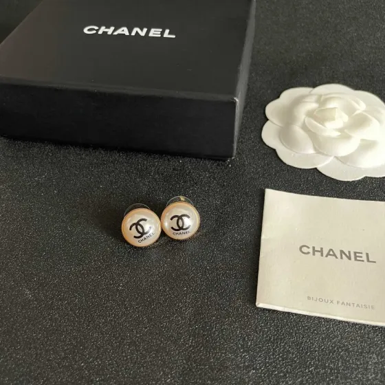 Chanel CC Logo Pearl Stud Earrings earrings gold-tone metal cream faux pearl black enamel 1 5cm diameter