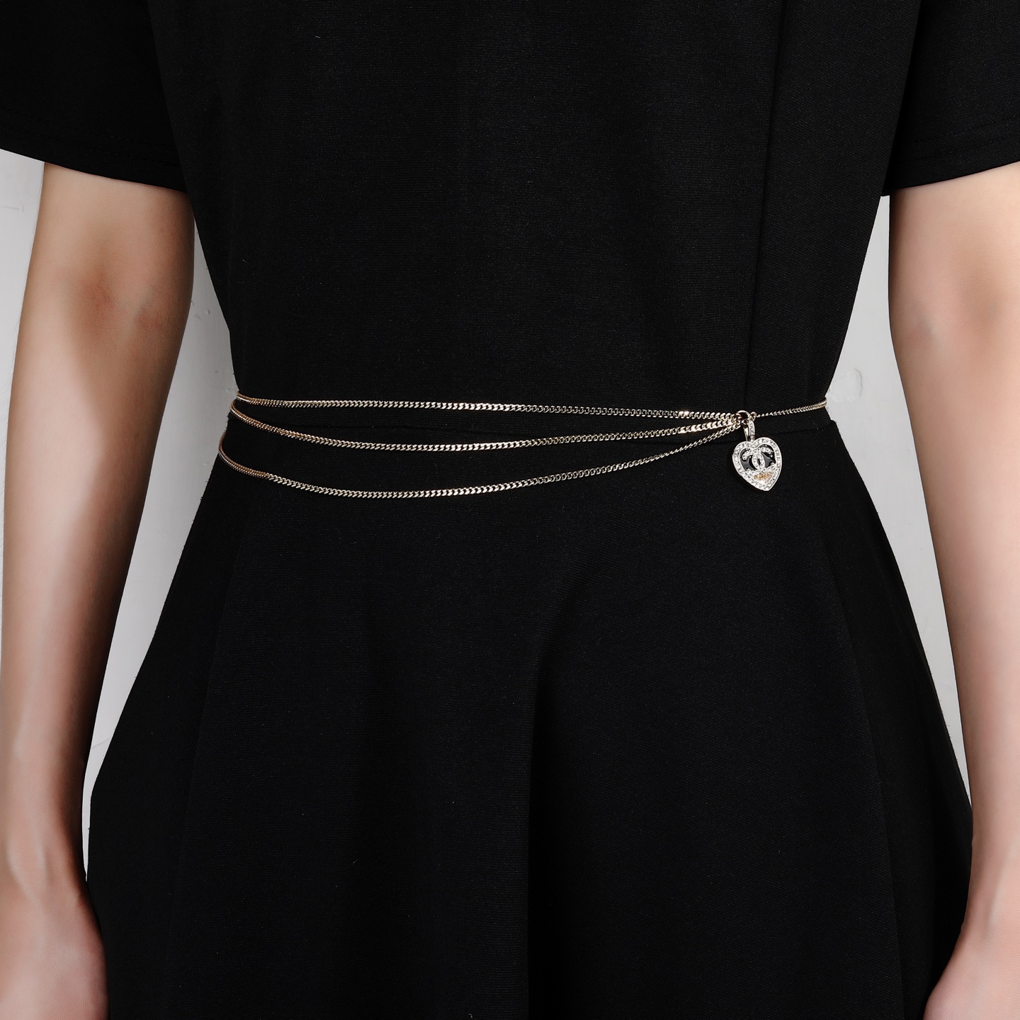 Chanel Goose Heart CC Pendant Waist Chain necklace Light gold metal clear crystal black enamel champagne crystal 80cm with 10cm extension
