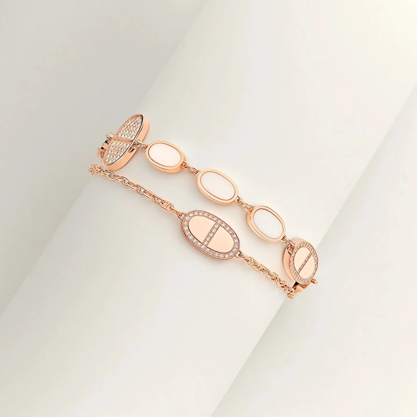 Bracciale Hermes Chaine d Ancre Verso in oro rosa 18 carati con madreperla bianca e diamanti trasparenti 17 cm