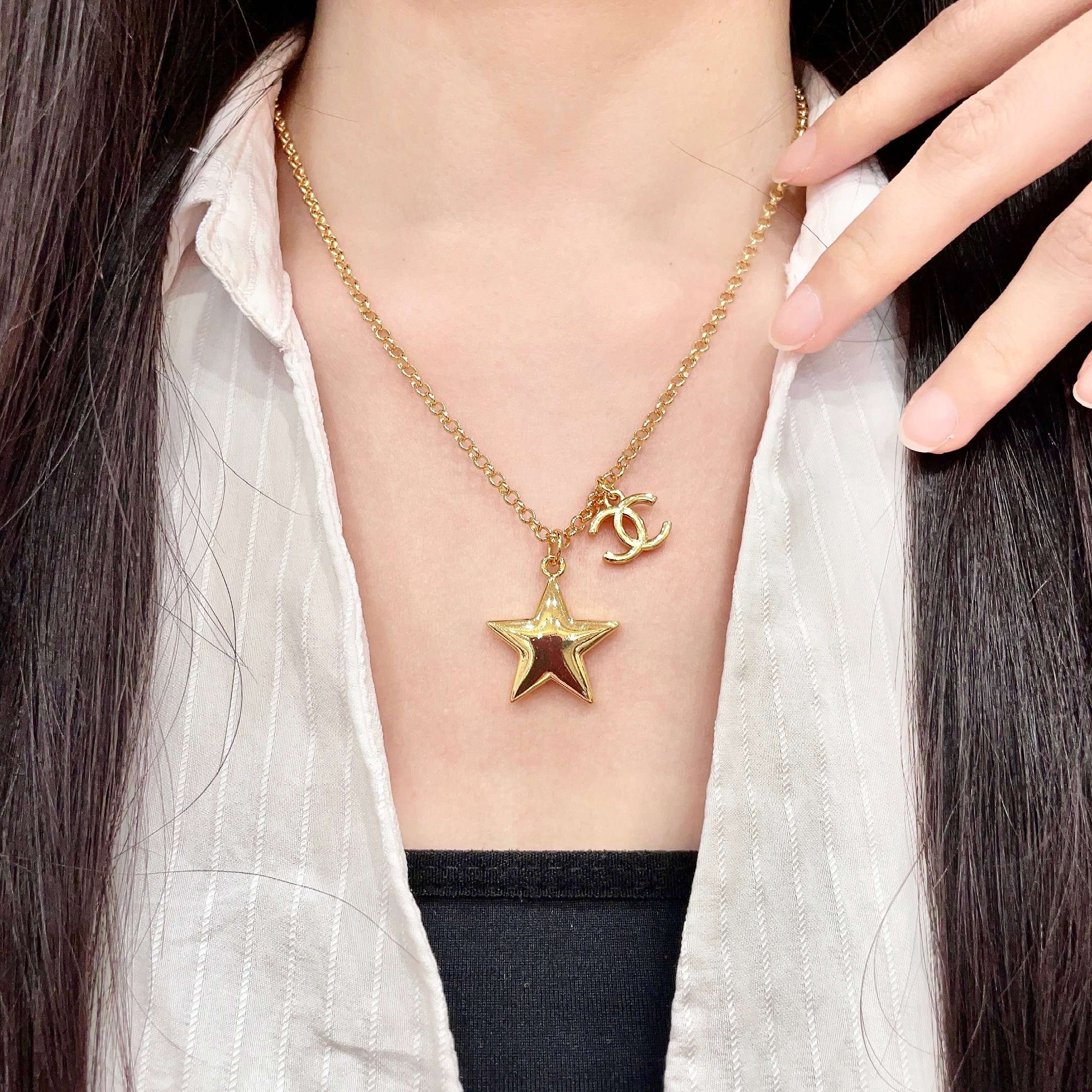 Chanel CC Star Pendant Necklace necklace Gold-tone metal silver-tone variant also available no gemstones 42cm