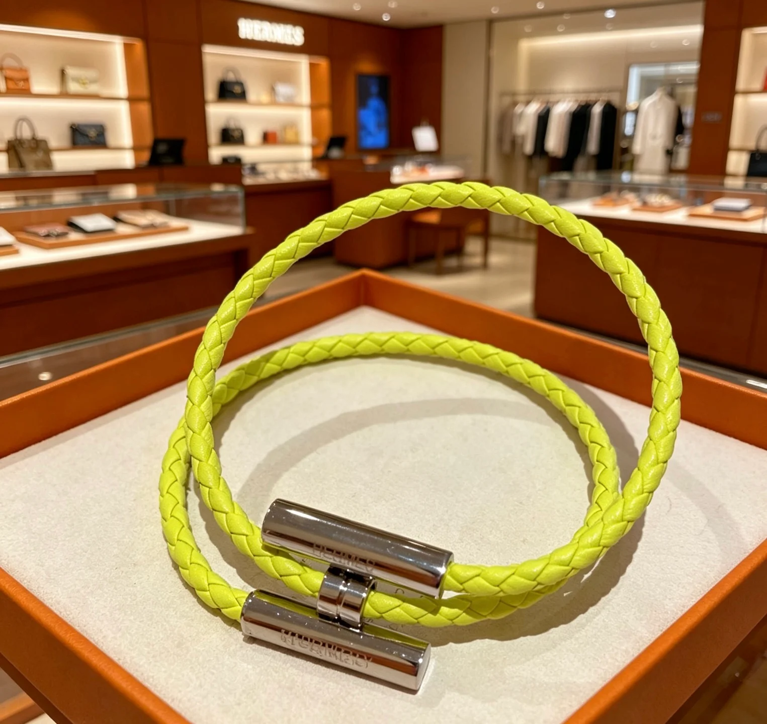 Pulsera Hermes Tournis Tresse Cuero trenzado amarillo lima Herrajes plateados chapados en paladio T4 19cm