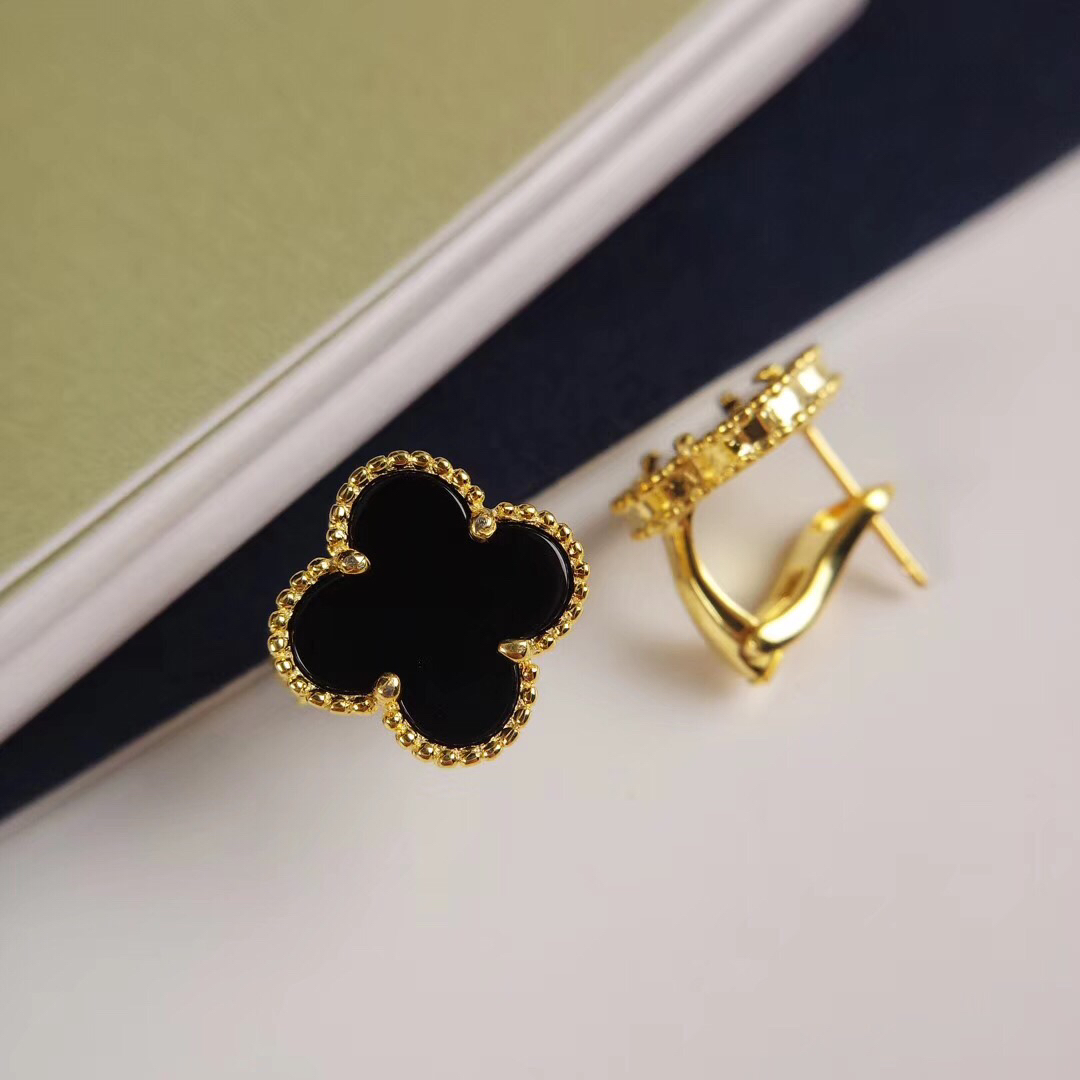 Van Cleef Arpels Vintage Alhambra earrings Yellow gold with green malachite Rose gold with red carnelian 15mm motif diameter