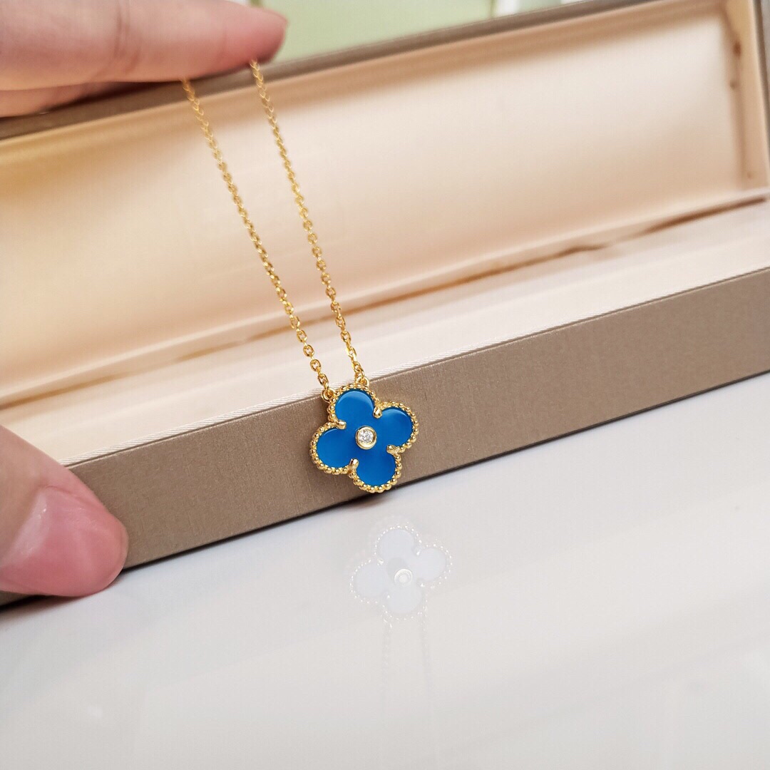 Van Cleef Arpels Alhambra 2019 Holiday Edition necklace Yellow gold blue porcelain diamond 42cm