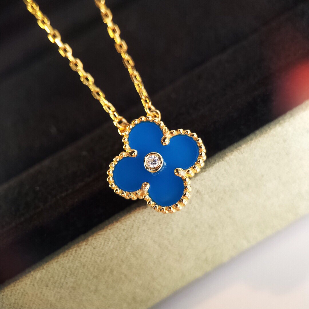 Van Cleef Arpels Alhambra 2019 Holiday Edition necklace Yellow gold blue porcelain diamond 42cm