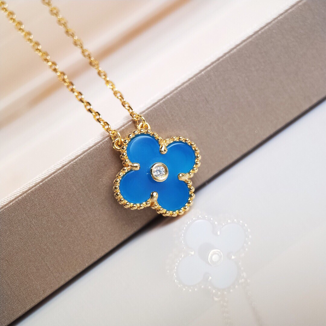 Van Cleef Arpels Alhambra 2019 Holiday Edition necklace Yellow gold blue porcelain diamond 42cm