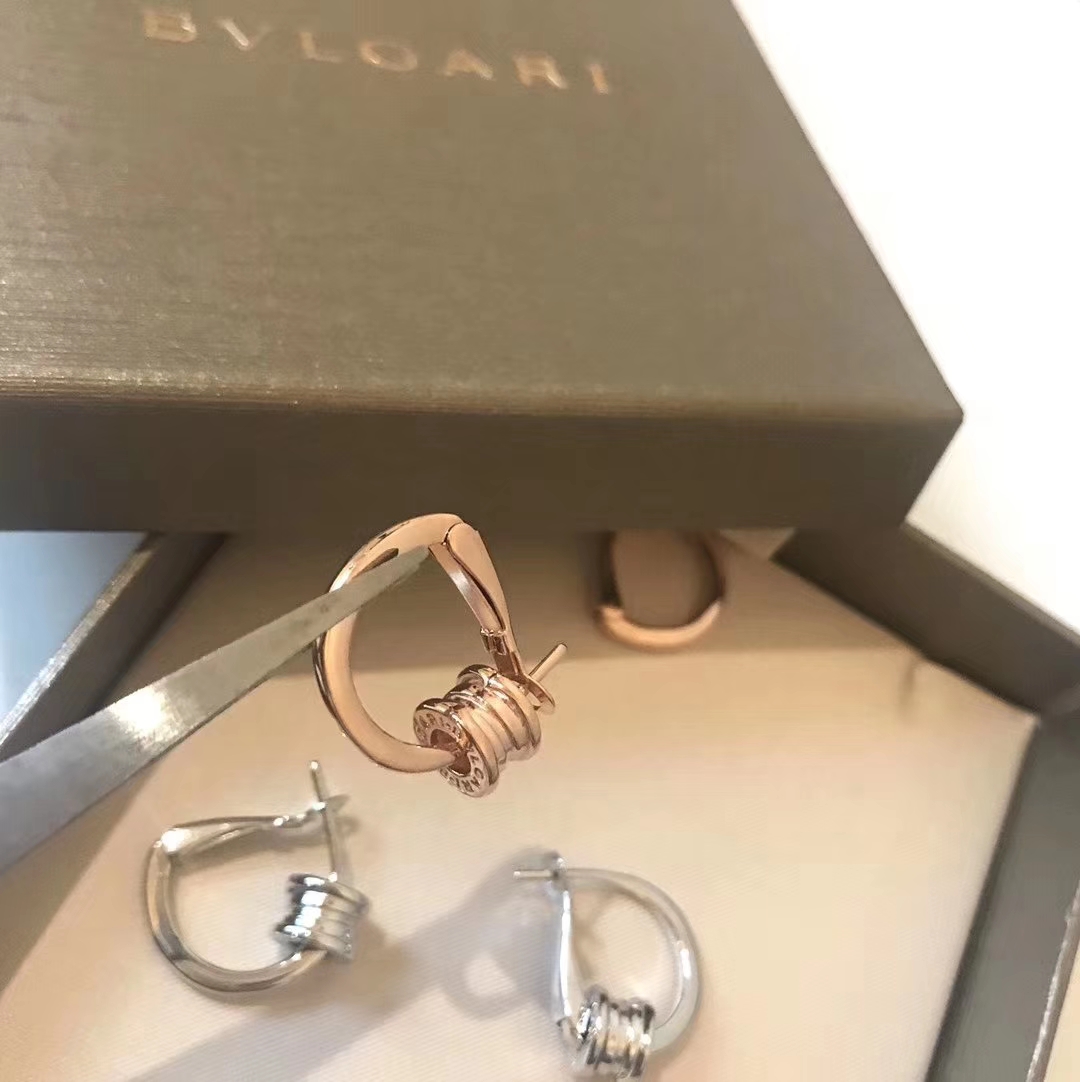 Bvlgari B zero1 earrings 18k rose gold polished metal no gemstones 15mm hoop diameter
