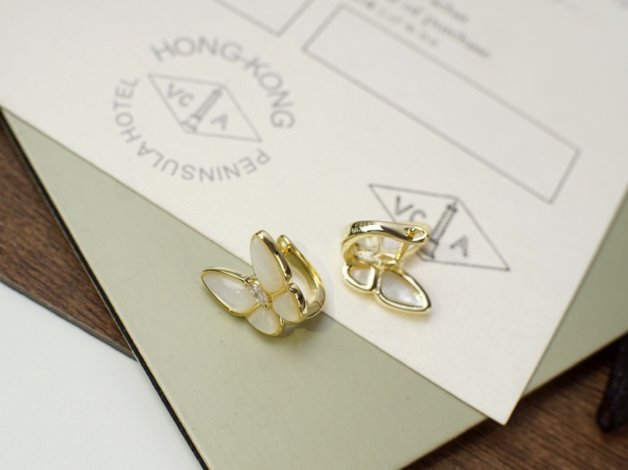 Van Cleef Arpels Boucles d'oreilles Two Butterfly Or rose or jaune or blanc argenté avec accents de nacre blanche et diamants clairs 12 mm