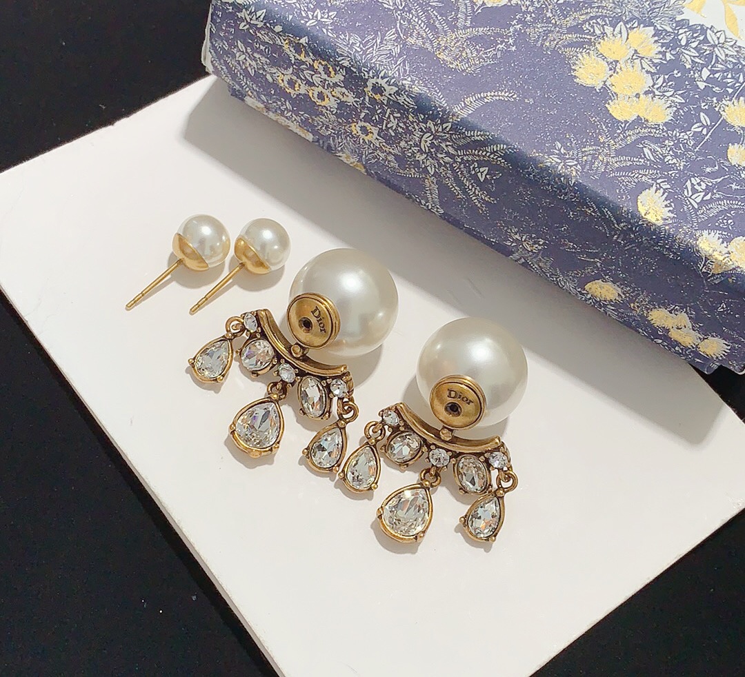 Dior Tribales Pearl Crystal Drop Earrings earrings Antique gold-tone metal white pearl clear faceted crystal One Size post style approx 2cm drop length