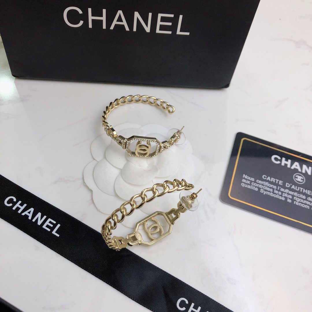 Chanel CC Crystal Chain Hoop Earrings earrings Gold-tone metal with clear crystal accents One Size