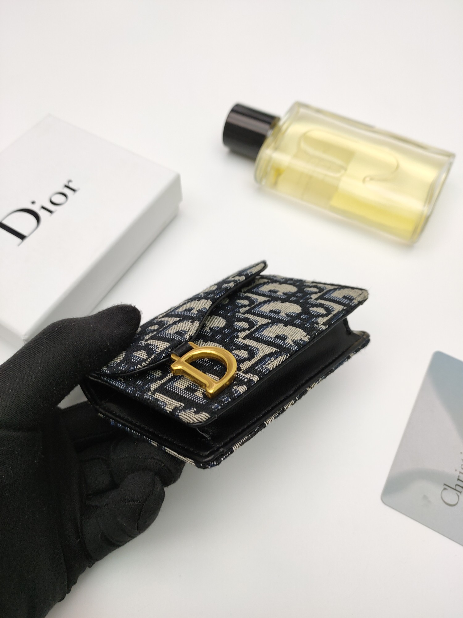 Dior Dior Oblique Saddle Card Holder brooch Beige and black Dior Oblique jacquard canvas with gold-tone metal hardware black leather interior 11 7 5 2 5cm pendant