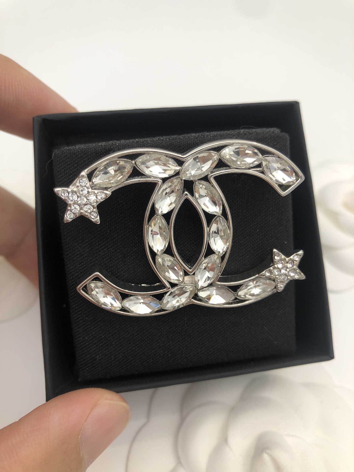 Chanel CC Star Crystal Brooch brooch silver-toned metal with clear faceted crystals 4cm width