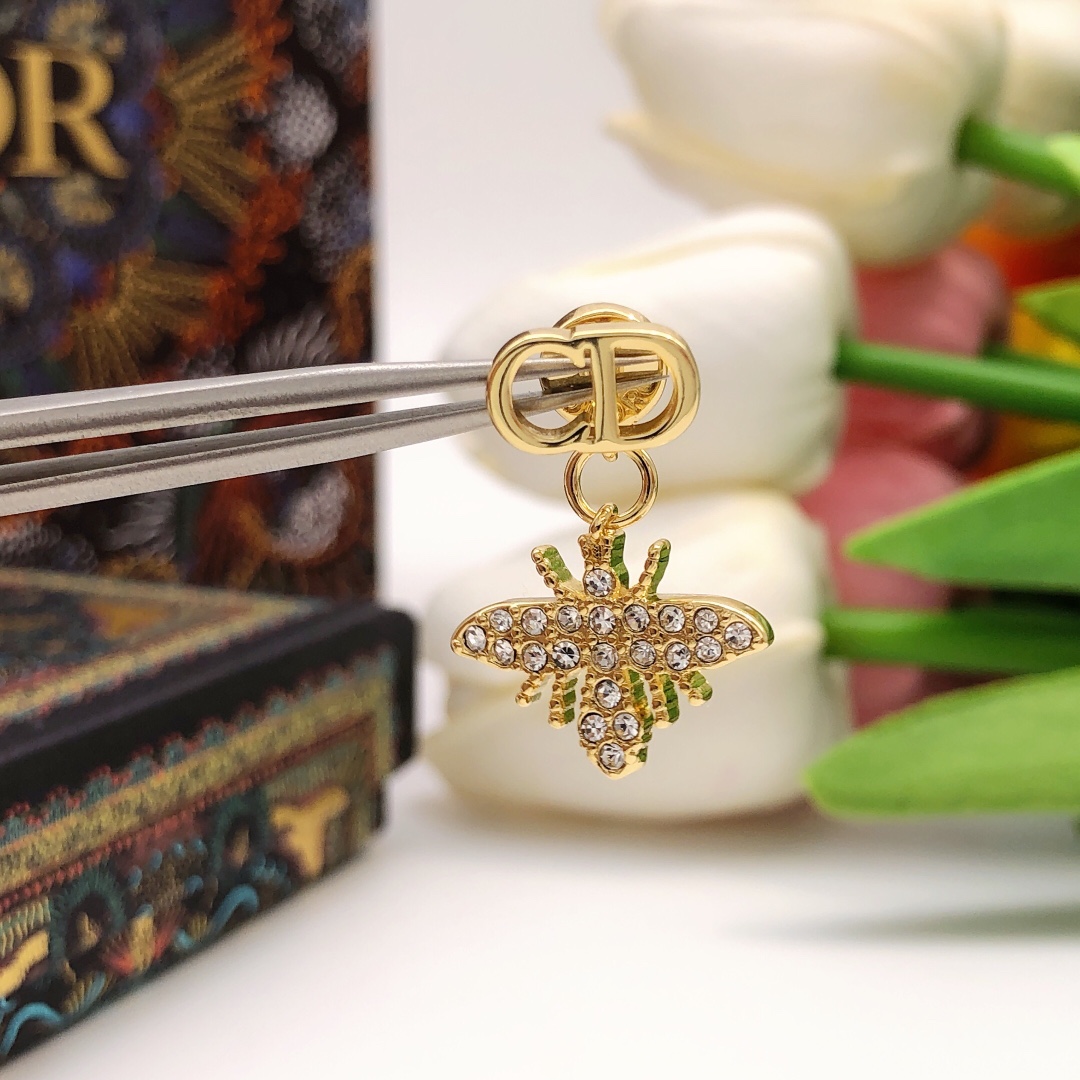 Dior CD Logo Bee Pearl Mismatched Earrings earrings Gold-tone metal clear crystal white pearl One Size drop length approx 1 5cm