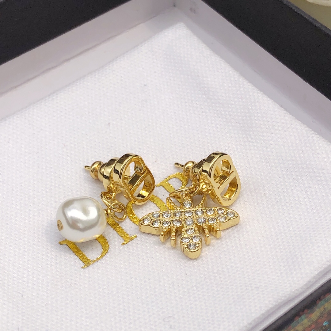 Dior CD Logo Bee Pearl Mismatched Earrings earrings Gold-tone metal clear crystal white pearl One Size drop length approx 1 5cm