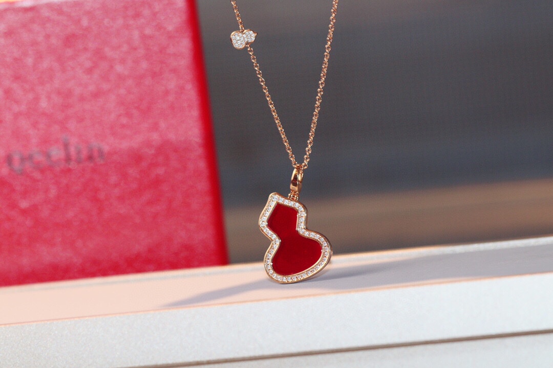 Qeelin Wulu necklace 18K rose gold red carnelian diamond 40 5cm