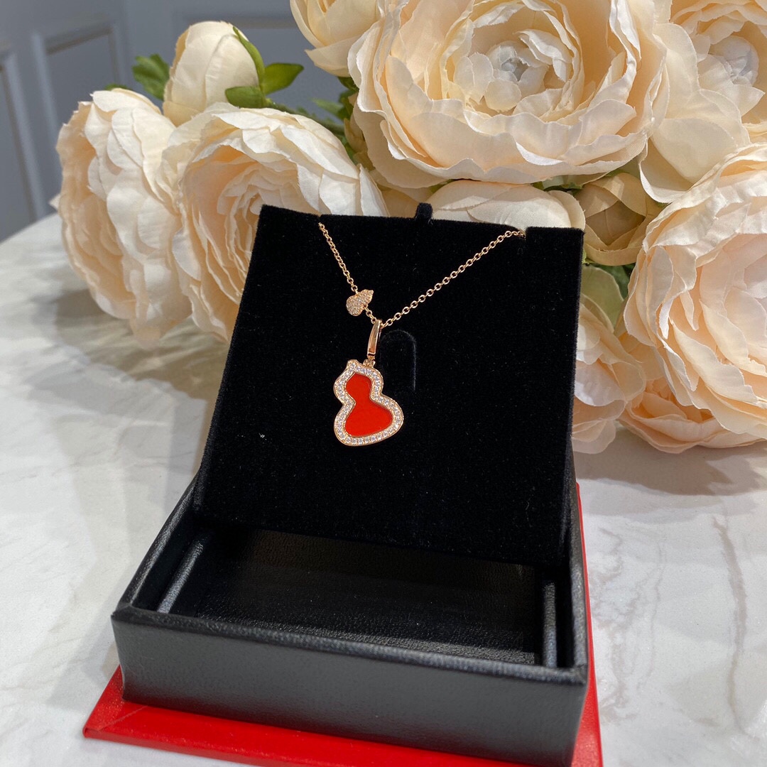 Qeelin Wulu necklace 18K rose gold red carnelian diamond 40 5cm