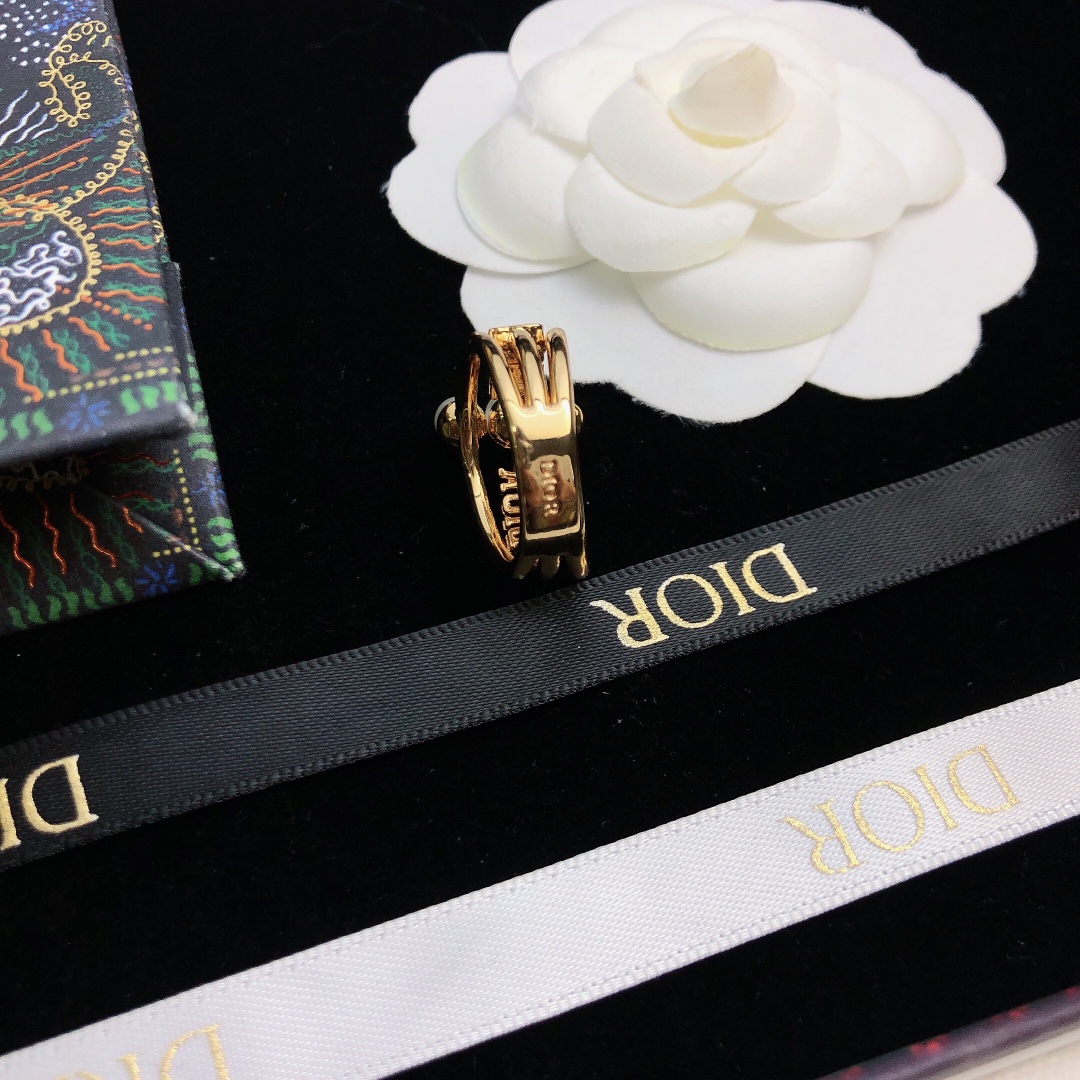 Dior Dio r evolution ring gold metal white pearl US 7
