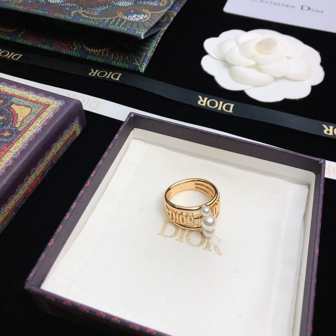 Dior Dio r evolution ring gold metal white pearl US 7