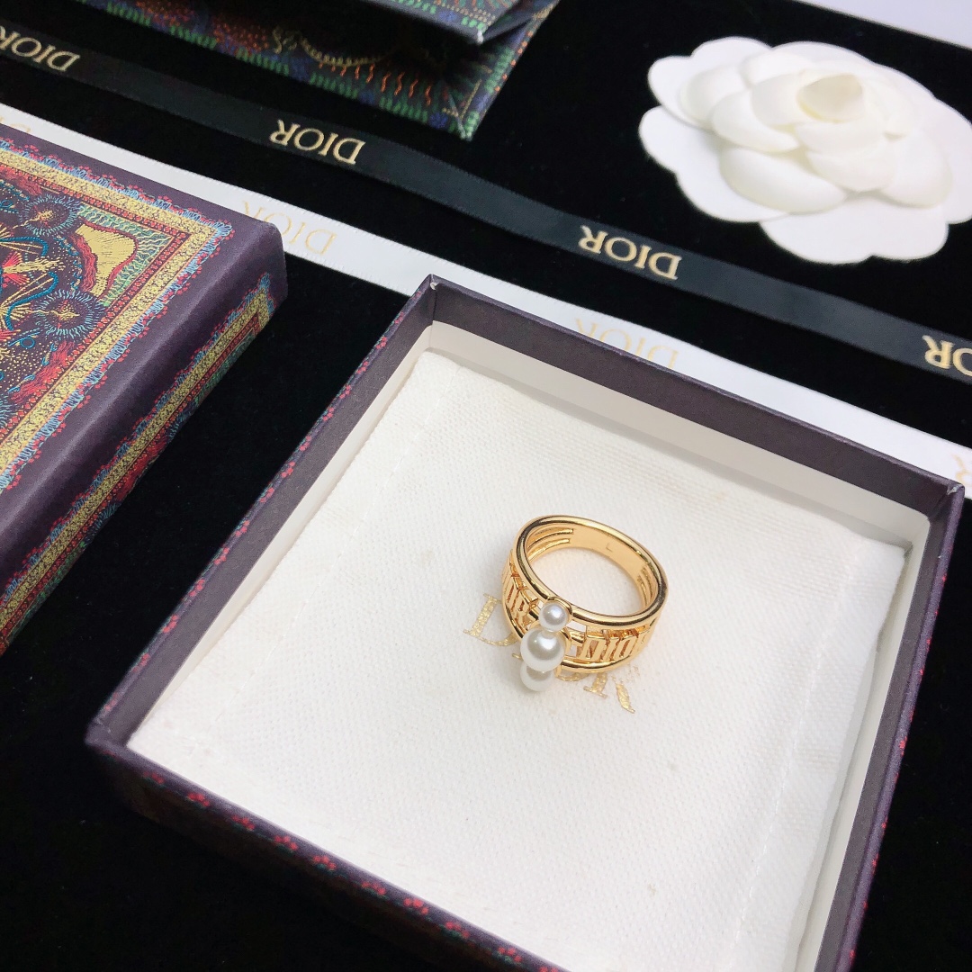 Dior Dio r evolution ring gold metal white pearl US 7