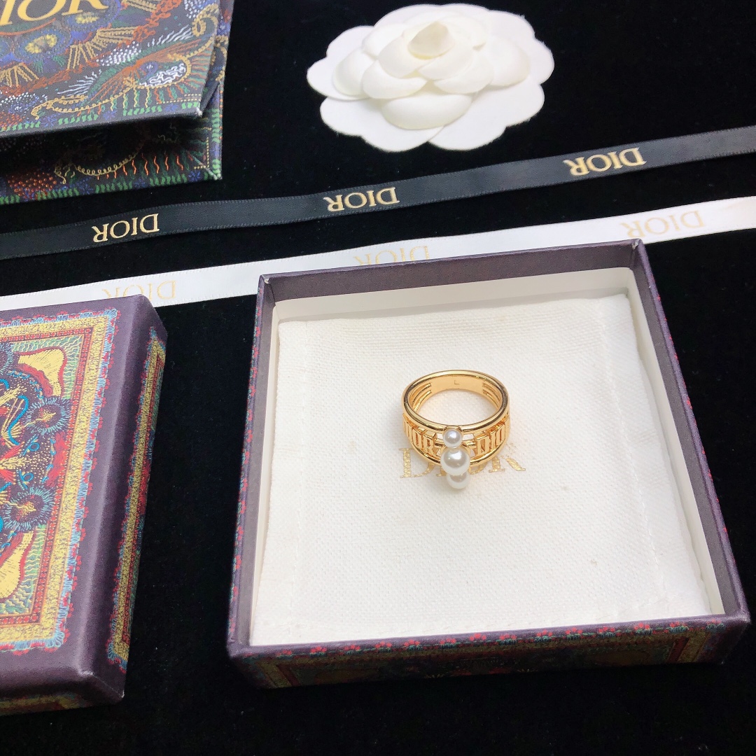 Dior Dio r evolution ring gold metal white pearl US 7