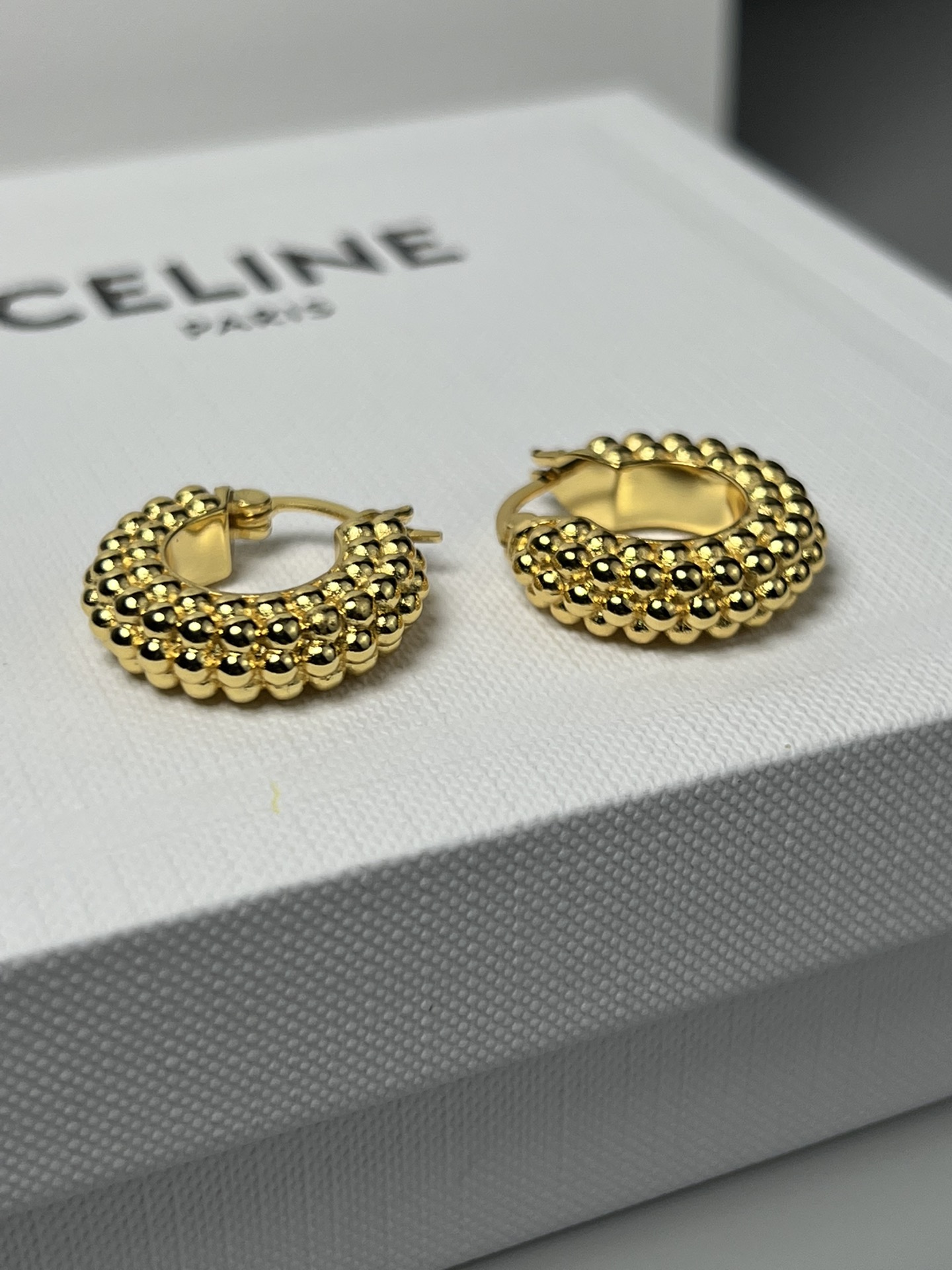 Celine YHEH045 Beaded Hoop earrings gold-tone metal 2cm diameter