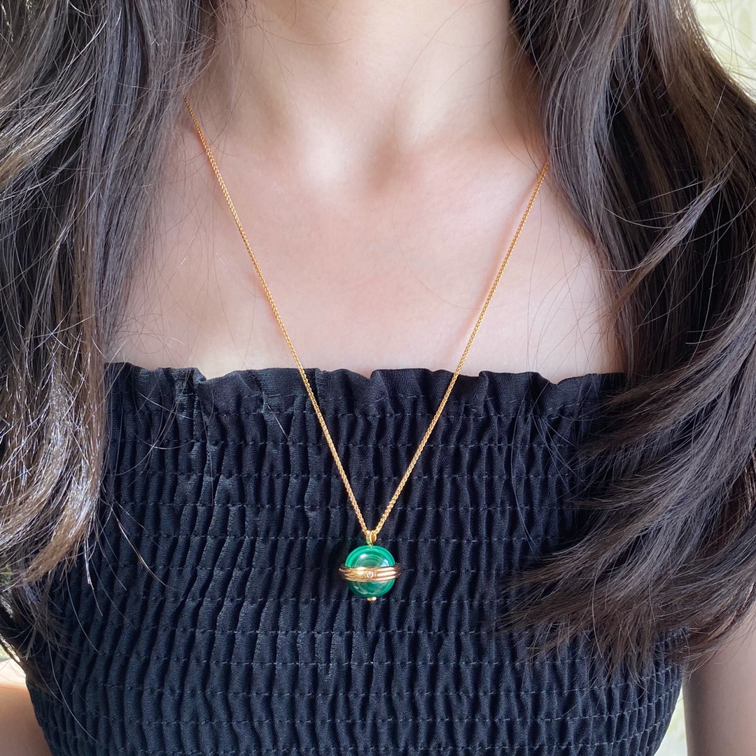 Piaget Possession necklace 18k rose gold green malachite clear diamond 42cm