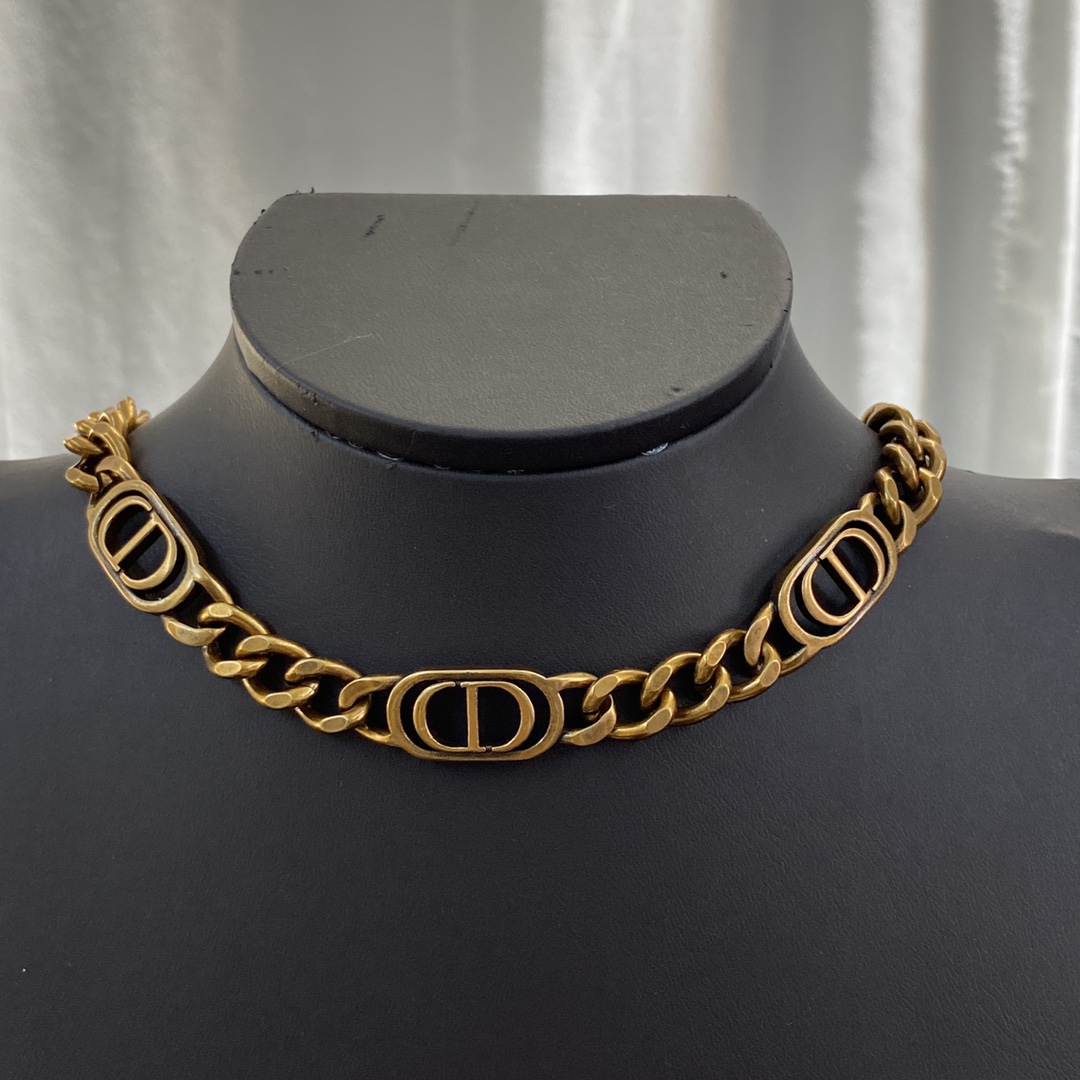 Dior 30 Montaigne necklace antique gold tone metal no gemstones 40cm with 5cm extender chain