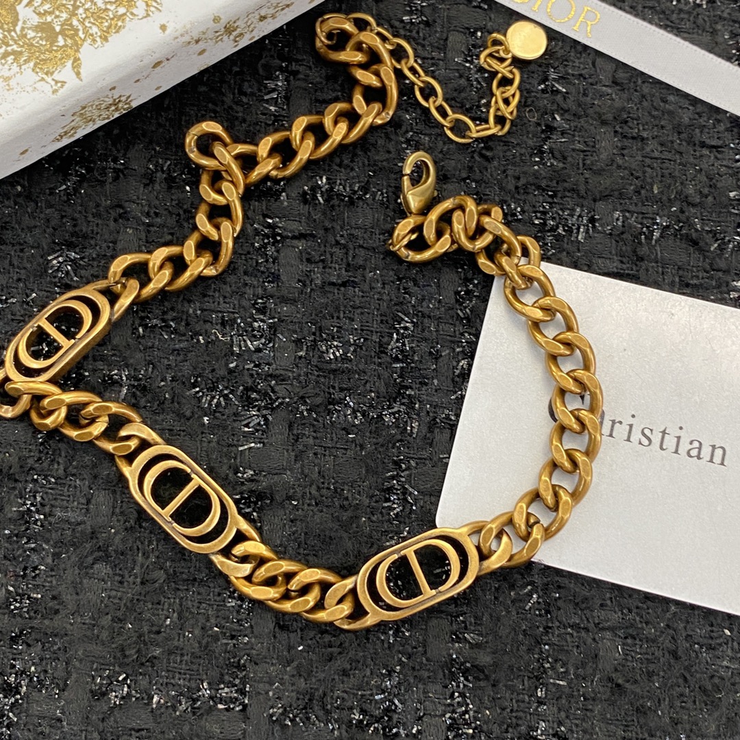 Dior 30 Montaigne necklace antique gold tone metal no gemstones 40cm with 5cm extender chain