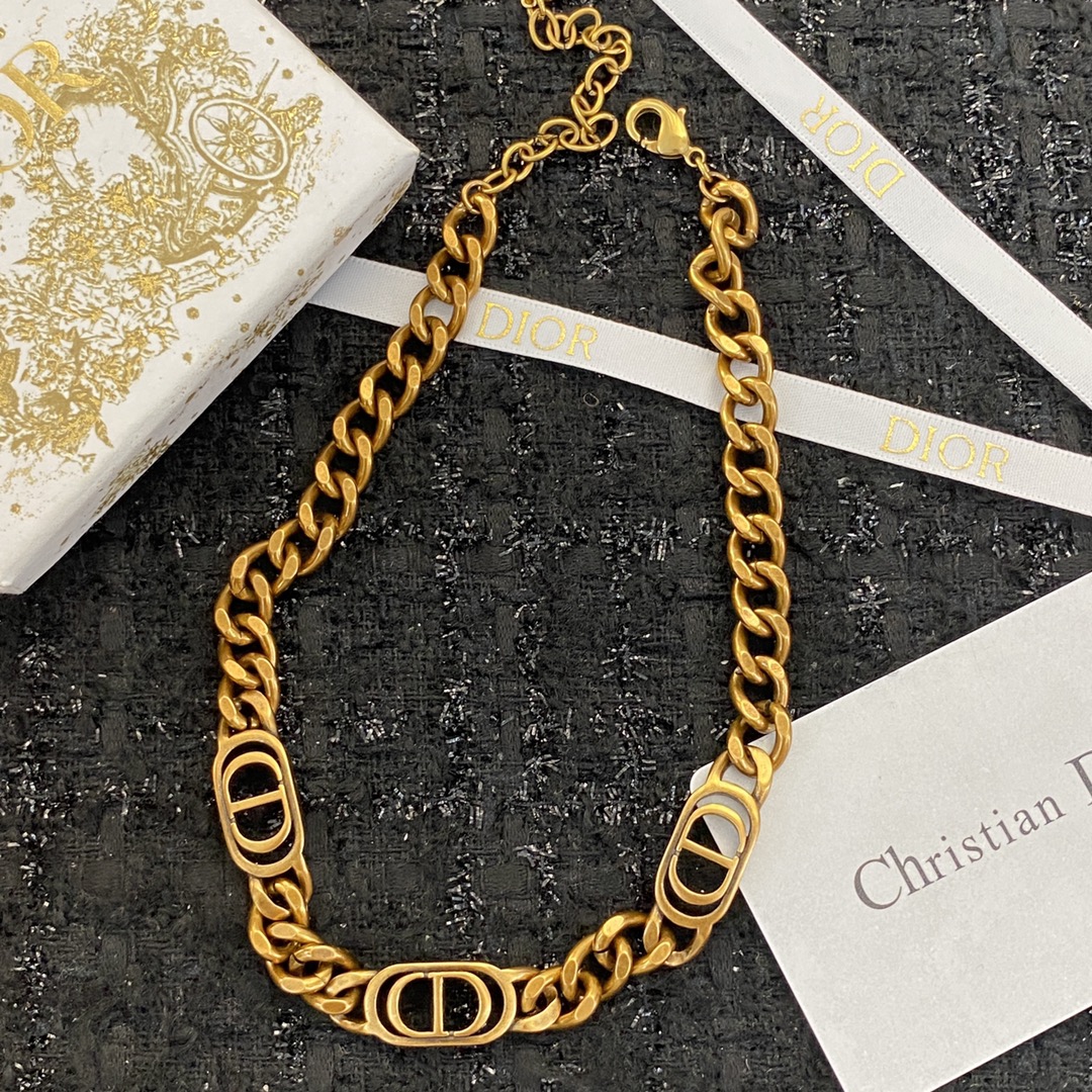 Dior 30 Montaigne necklace antique gold tone metal no gemstones 40cm with 5cm extender chain