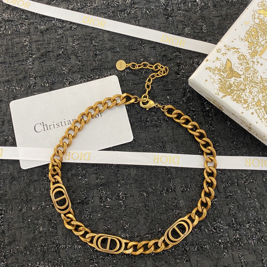 Dior 30 Montaigne necklace antique gold tone metal no gemstones 40cm with 5cm extender chain